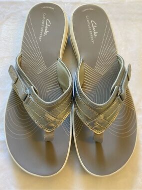 Clarks Cloudsteppers Women's White/Gray Thong Sandals Size US 11